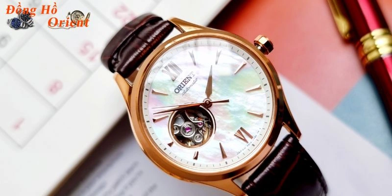 Phụ kiện thời trang với vỏ thép không gỉ và mặt kính sapphire chống trầy