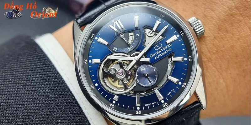 Đồng hồ nam với kiểu dáng thanh lịch và mặt số nổi bật
