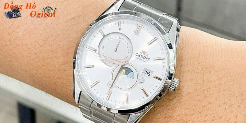 Đồng hồ thể thao nam với thiết kế mặt số độc đáo