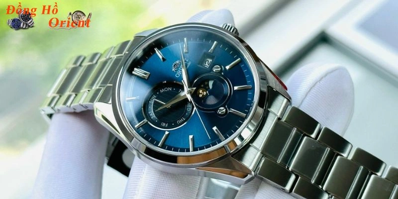 Chi tiết mặt đồng hồ sang trọng, phù hợp cho mọi dịp